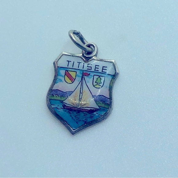 VTG 800 Silver Titisee Sailboat Mini Shield Souvenir Charm for Charm Bracelet - Picture 1 of 2